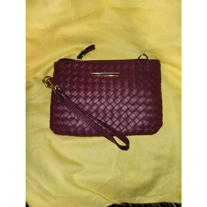 W15. burgundy wristlet